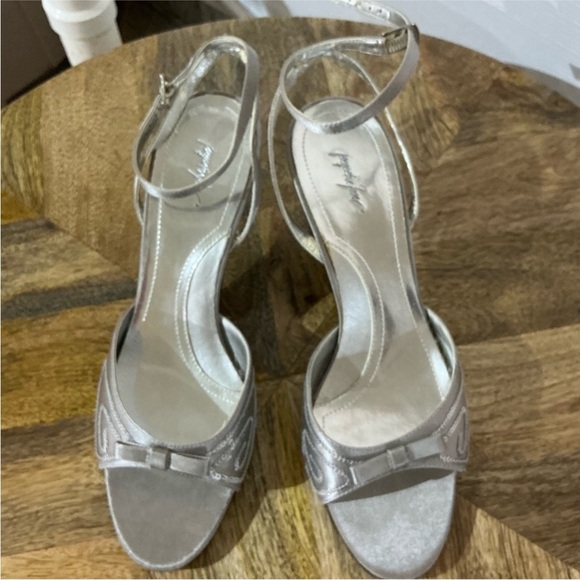 Jacqueline Ferrar Silver Heels Elegant Sandals - Picture 1 of 7